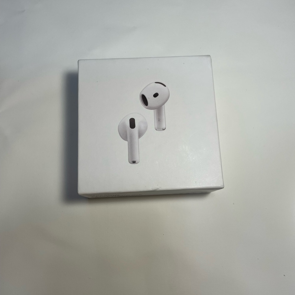 AirPods 4 with anc